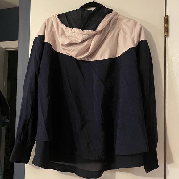 EUC Nike Windbreaker - S - Picture 2 of 5